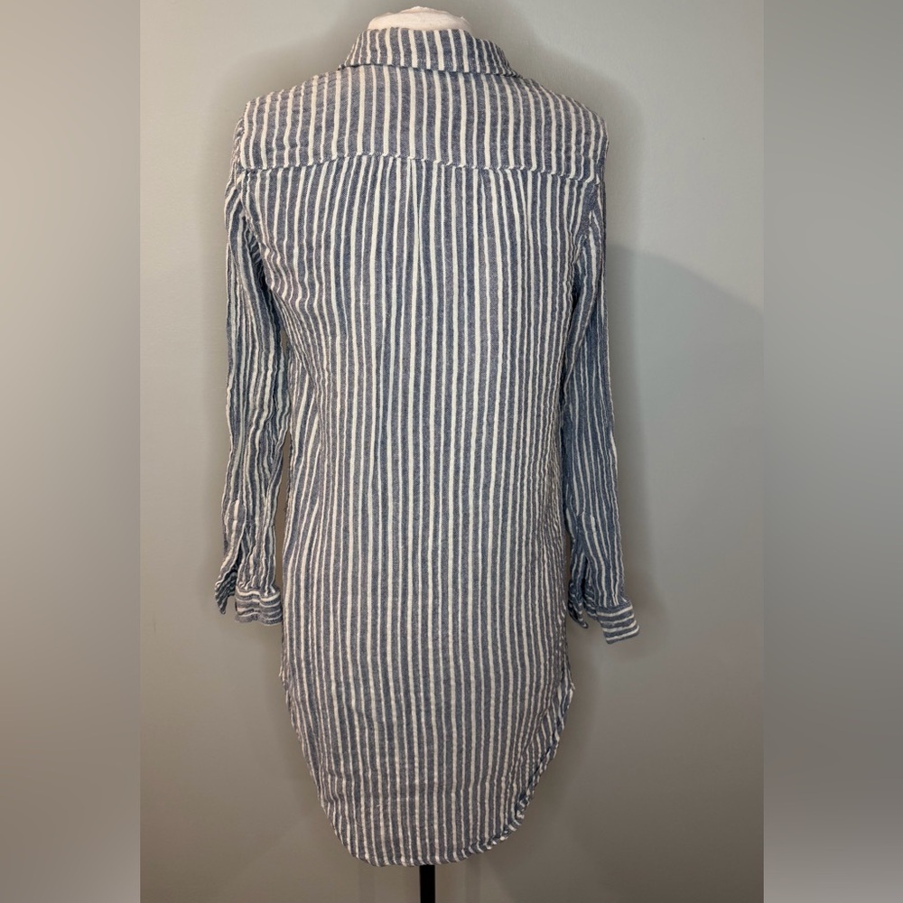 Vanilla Star Blue & White Vertical Stripe Button-Down Shirt - Picture 2 of 4